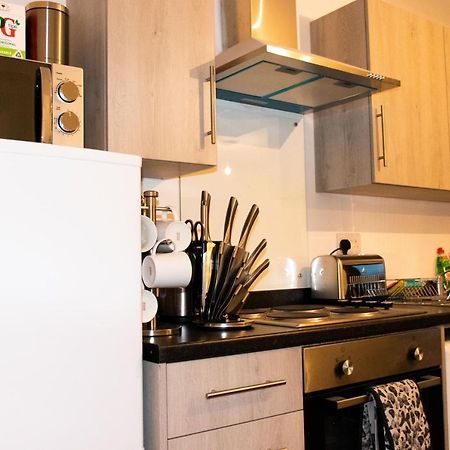 Livestay-Modern Apartment Minutes Away From Heathrow Slough Zewnętrze zdjęcie