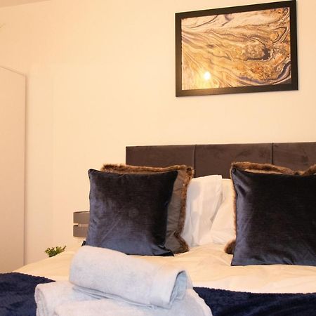 Livestay-Modern Apartment Minutes Away From Heathrow Slough Zewnętrze zdjęcie
