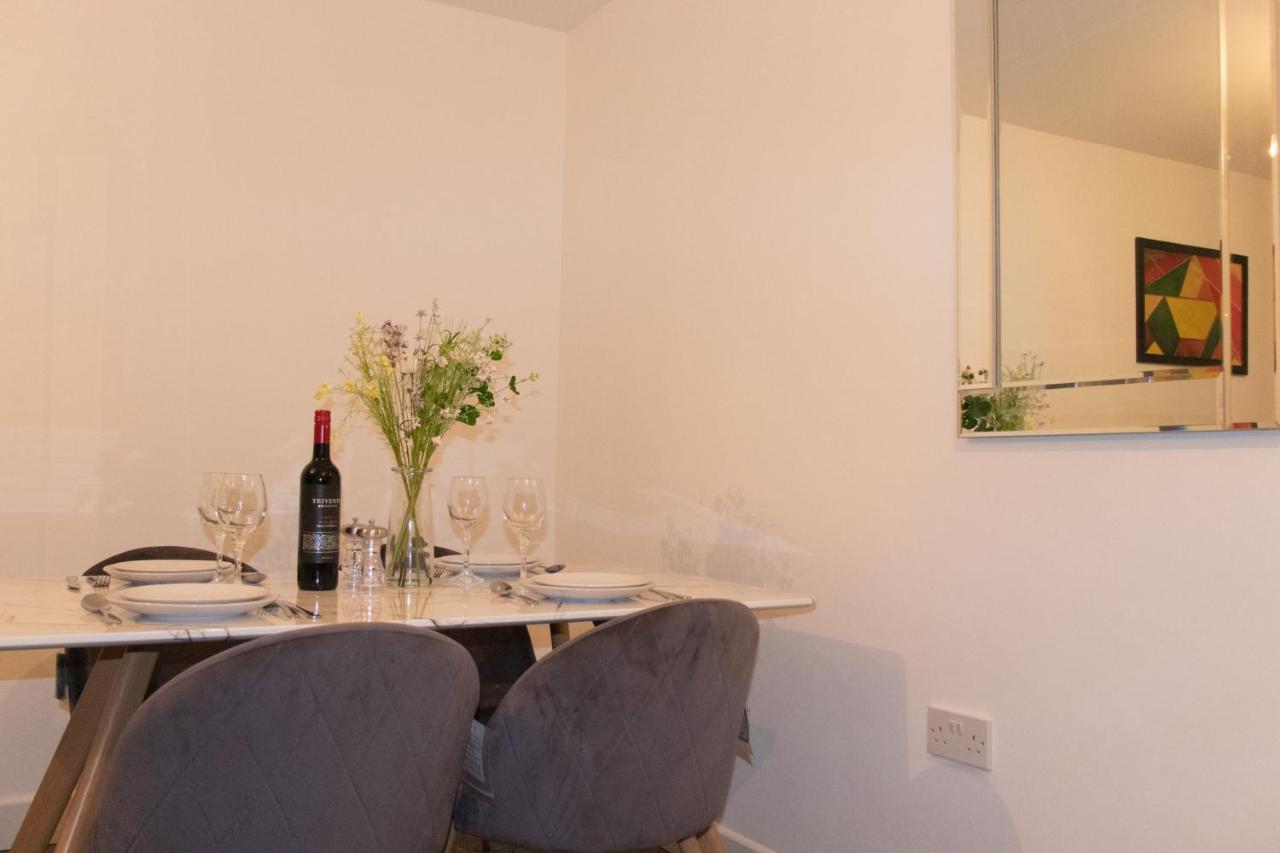Livestay-Modern Apartment Minutes Away From Heathrow Slough Zewnętrze zdjęcie