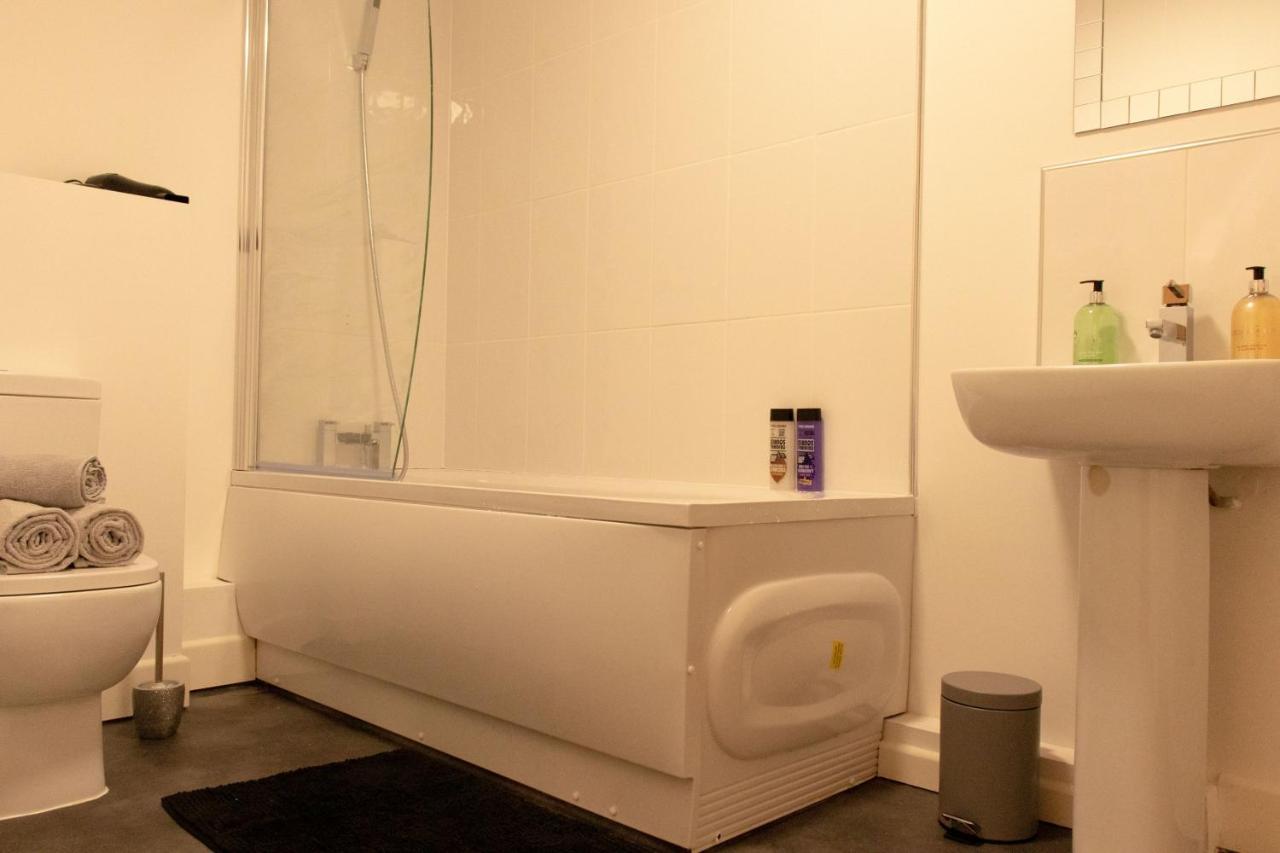 Livestay-Modern Apartment Minutes Away From Heathrow Slough Zewnętrze zdjęcie
