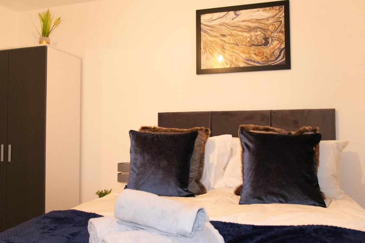 Livestay-Modern Apartment Minutes Away From Heathrow Slough Zewnętrze zdjęcie